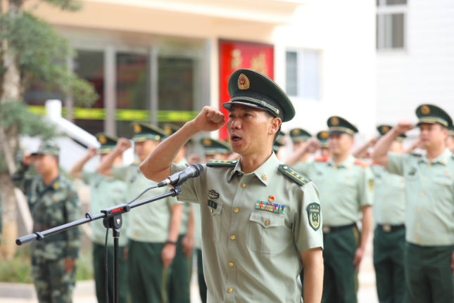 云南武警支队支队长图片