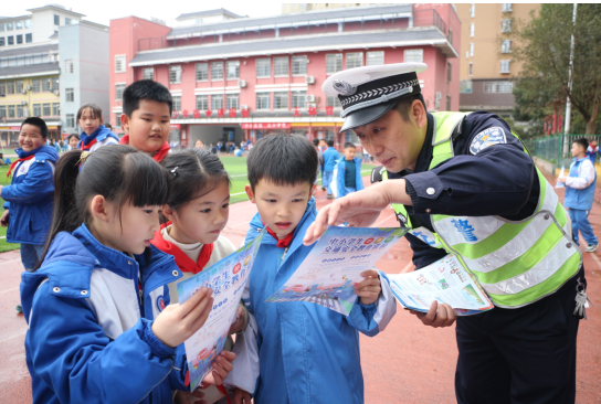 �Ž��������ܴ�ӽ�У԰ �Ϻ�