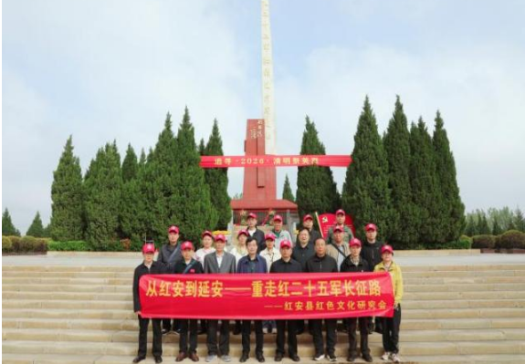 ����ɽ�������У�һ���൨�����