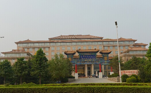 中国铁建十七局集团建筑公司承建的临汾金都花园大饭店.(赵桂军 摄)